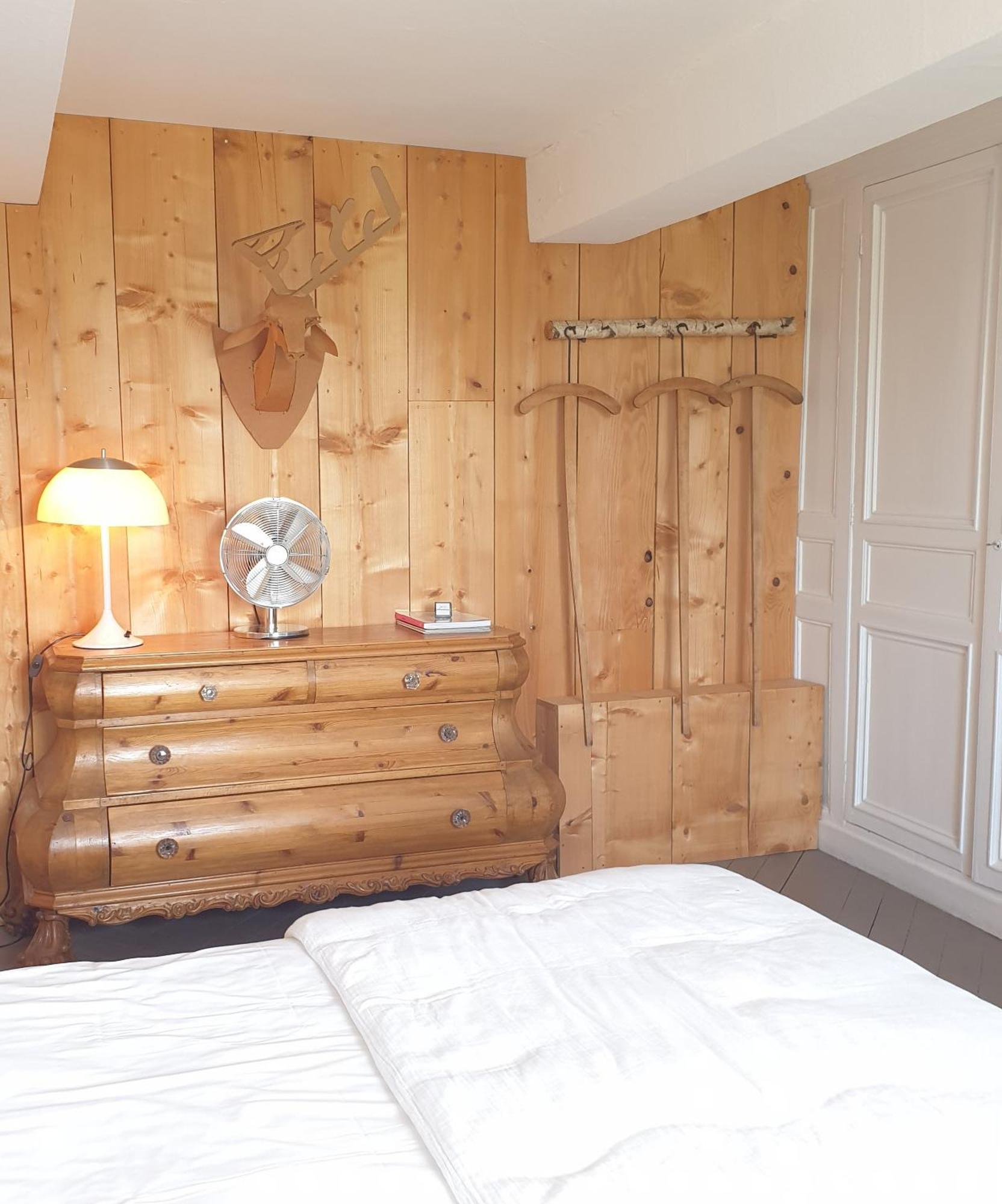 Par Hasard Ou Pas Bed & Breakfast Saint-Martin-aux-Chartrains Екстериор снимка