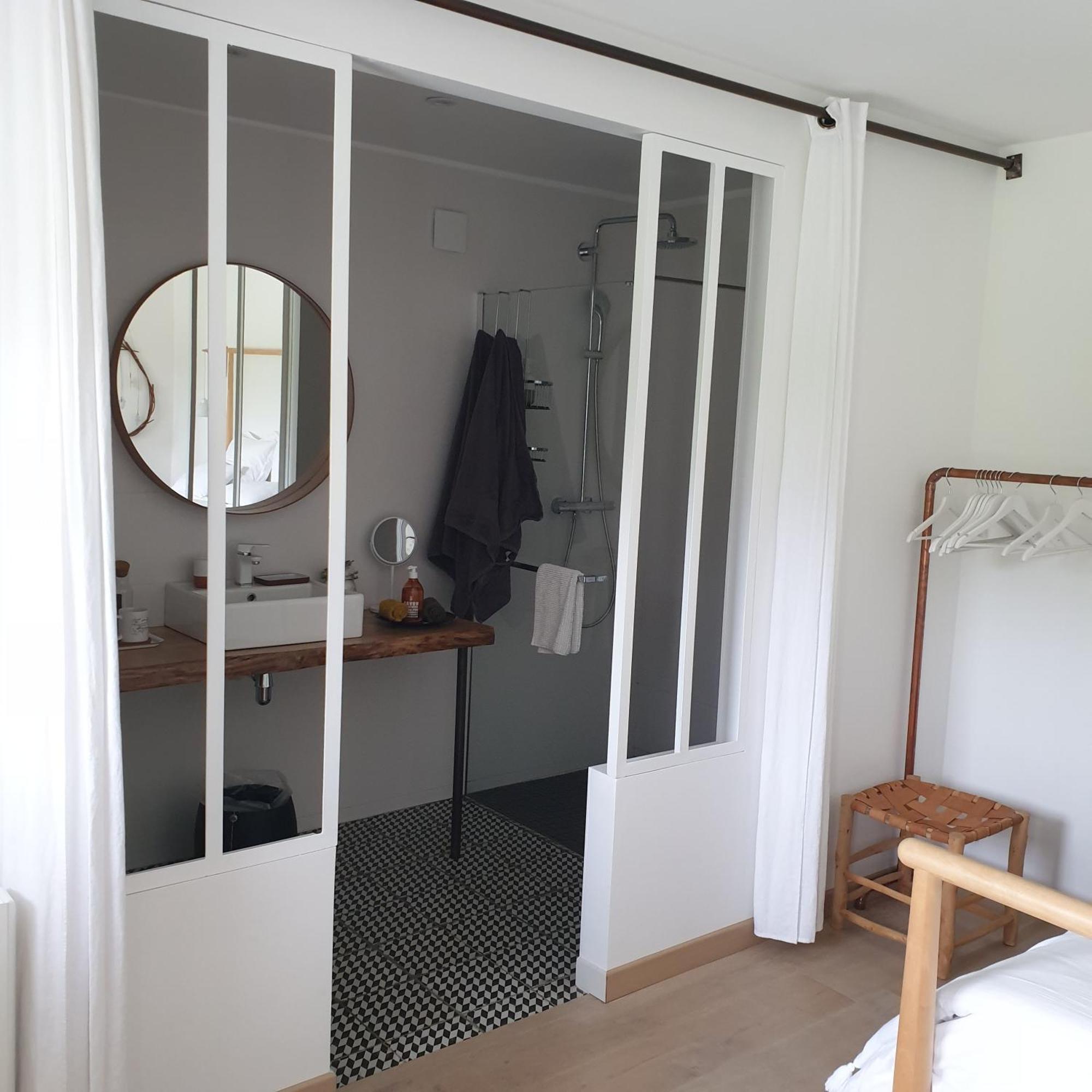 Par Hasard Ou Pas Bed & Breakfast Saint-Martin-aux-Chartrains Екстериор снимка