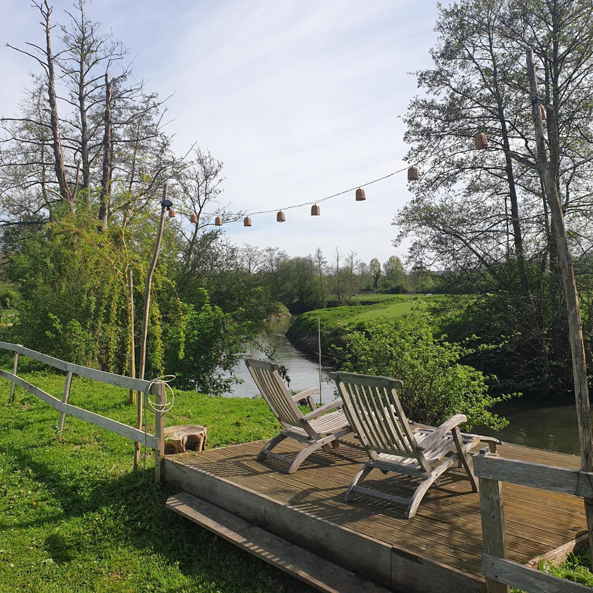 Par Hasard Ou Pas Bed & Breakfast Saint-Martin-aux-Chartrains Екстериор снимка