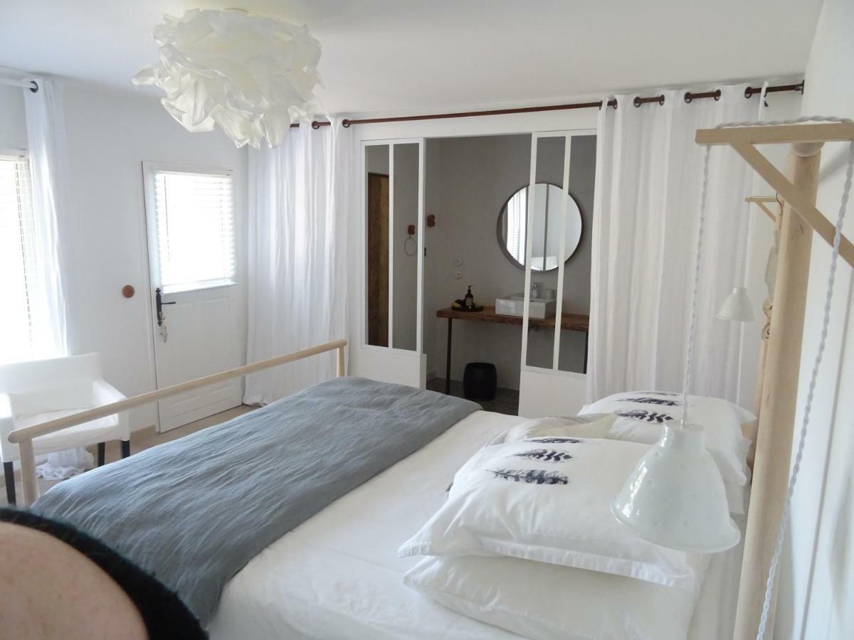 Par Hasard Ou Pas Bed & Breakfast Saint-Martin-aux-Chartrains Екстериор снимка